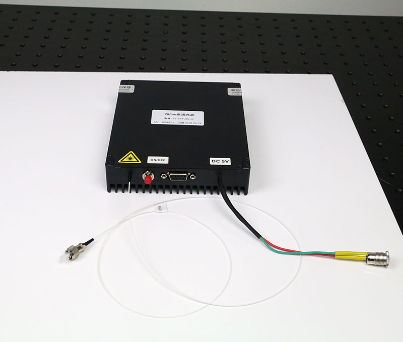 974nm 400mW Single Mode Fiber Coupled Pump Laser Source FL-974-400-SM-M Module Type